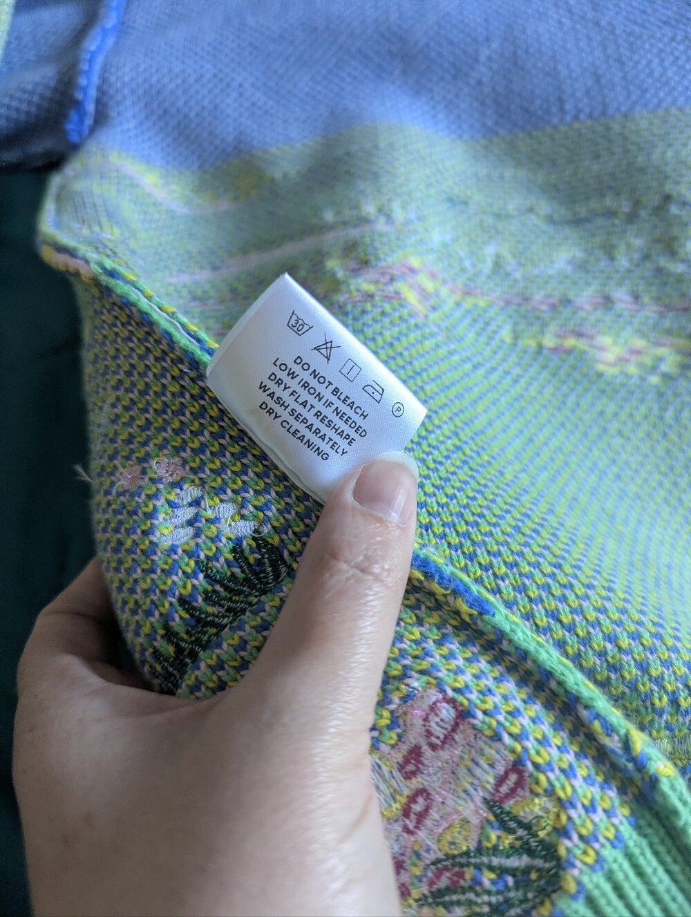Yitai Secret Garden Sweater - Picture 5 of 7